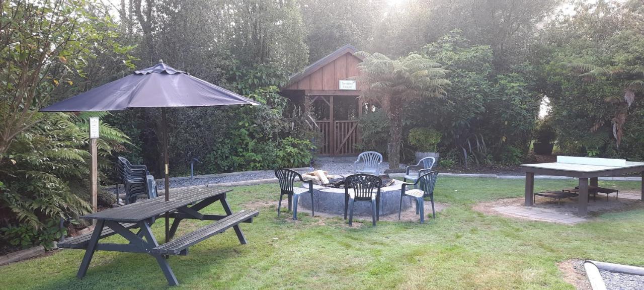 Lake Brunner Country Motel & Holiday Park Moana Extérieur photo