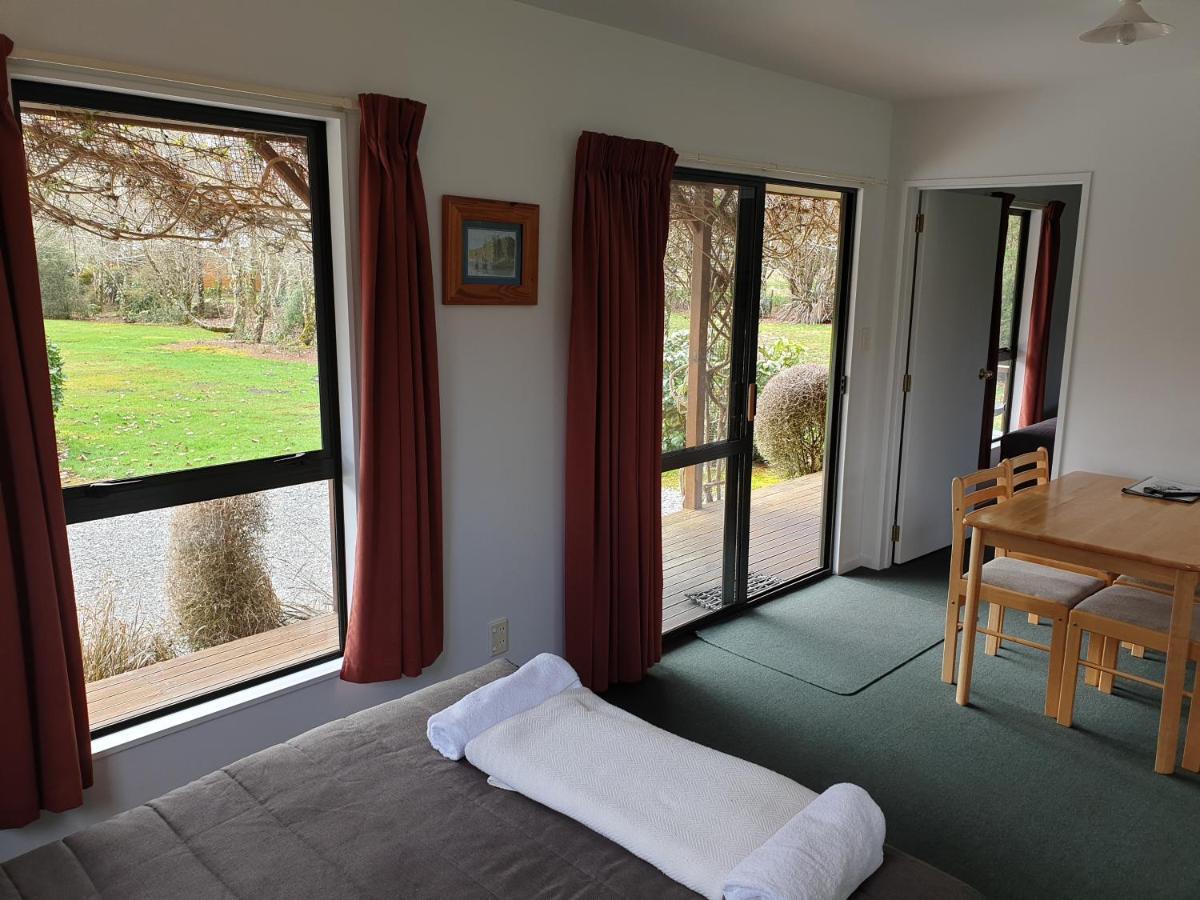 Lake Brunner Country Motel & Holiday Park Moana Extérieur photo