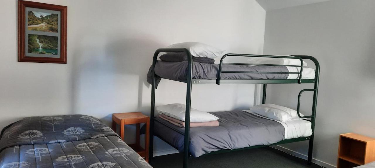 Lake Brunner Country Motel & Holiday Park Moana Extérieur photo