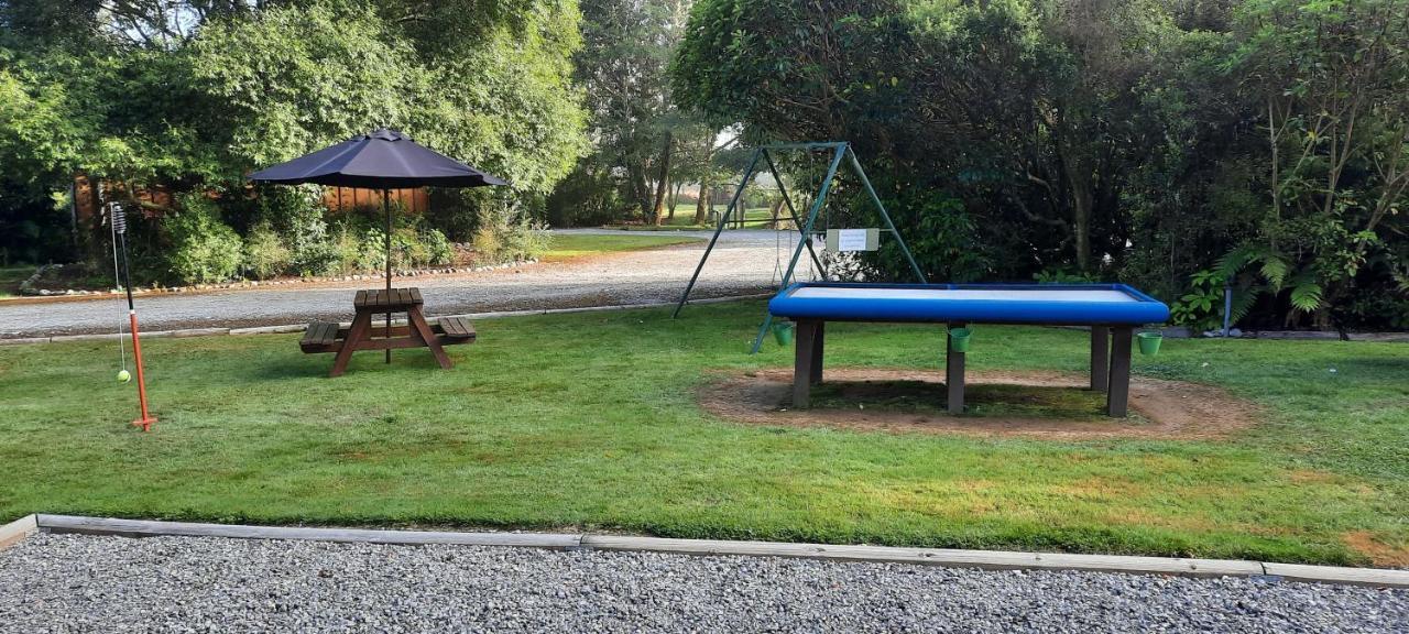 Lake Brunner Country Motel & Holiday Park Moana Extérieur photo