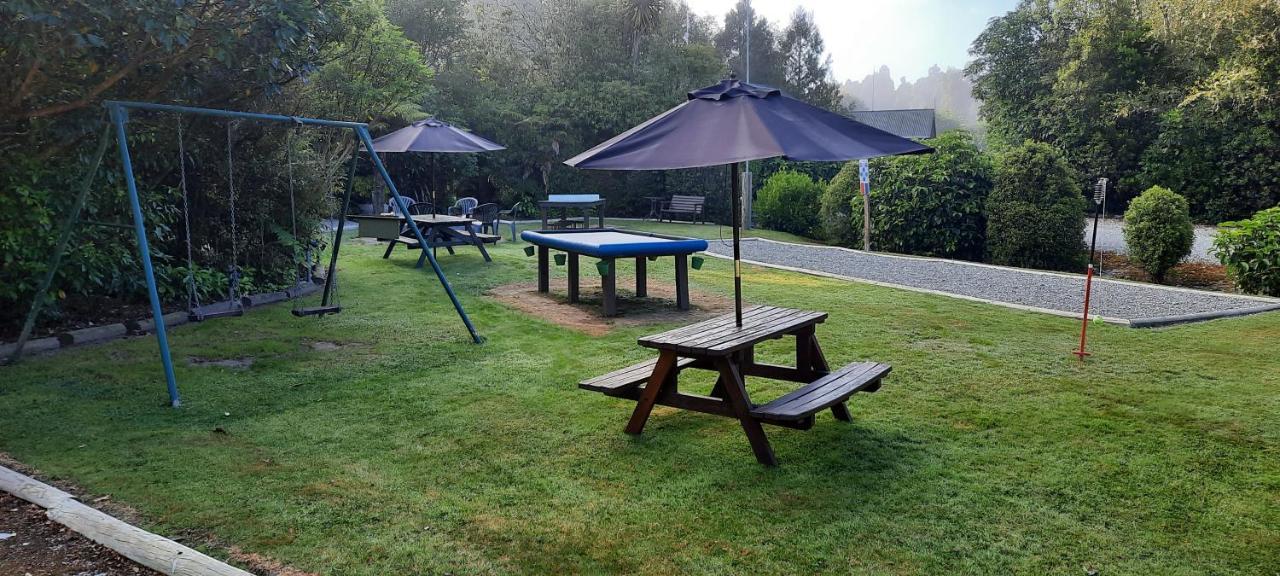 Lake Brunner Country Motel & Holiday Park Moana Extérieur photo