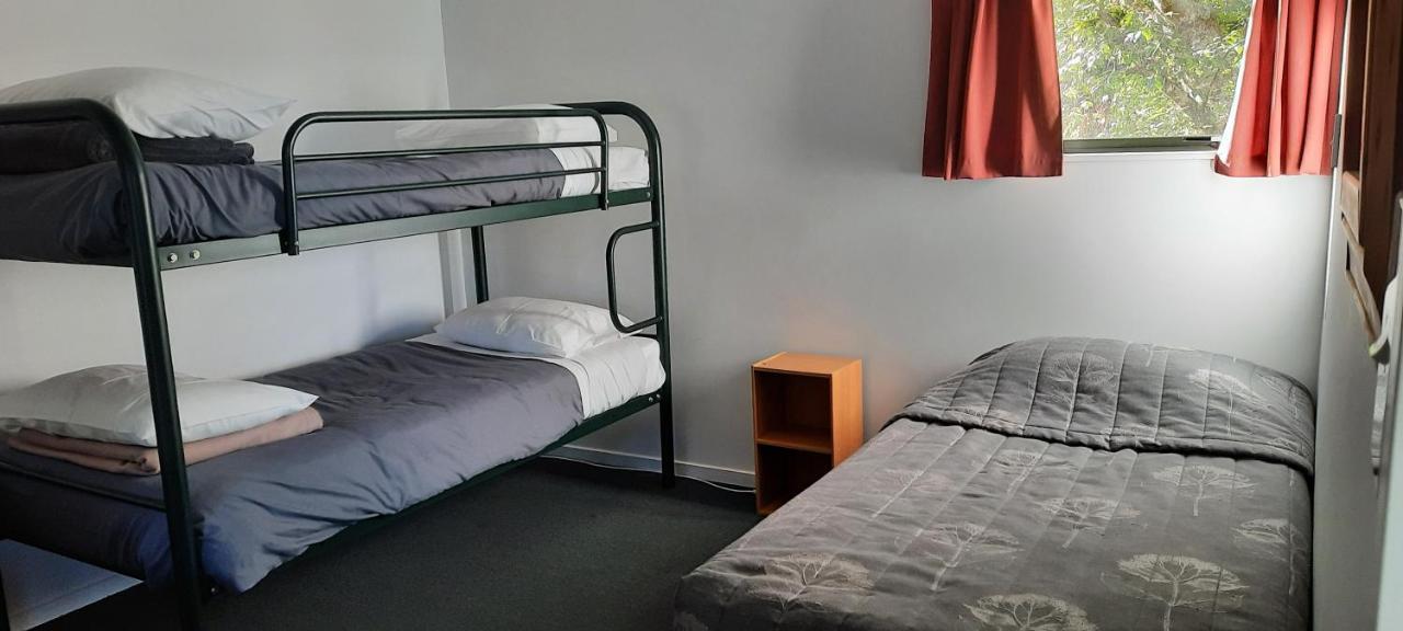 Lake Brunner Country Motel & Holiday Park Moana Extérieur photo