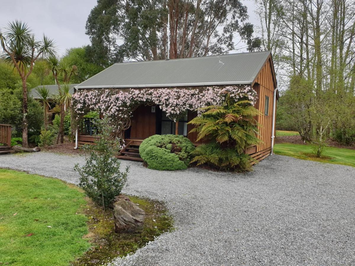 Lake Brunner Country Motel & Holiday Park Moana Extérieur photo