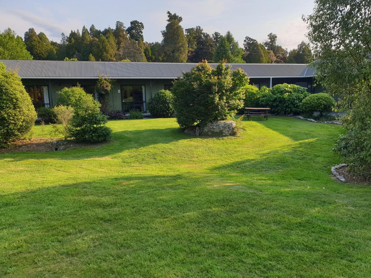 Lake Brunner Country Motel & Holiday Park Moana Extérieur photo