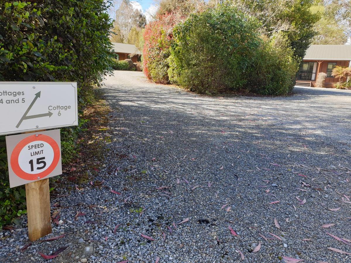 Lake Brunner Country Motel & Holiday Park Moana Extérieur photo